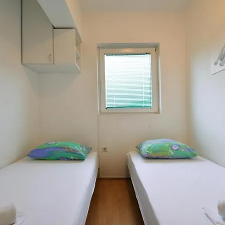 Apartment Rasip, Murter