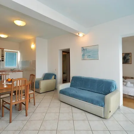 Apartment Rasip, *