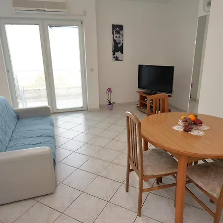 Rasip, Apartment Murter