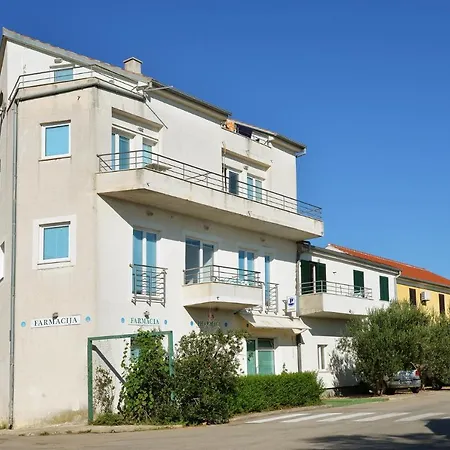 Rasip, Apartment